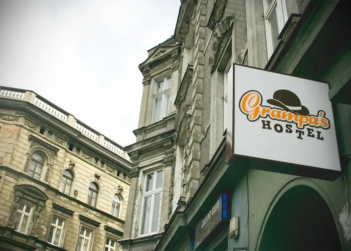 Grampa'S Hostel